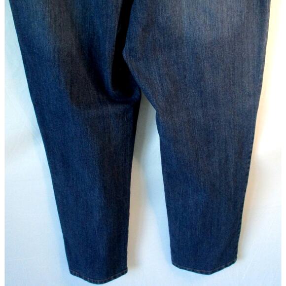 Gloria Vanderbilt Women's Mid Rise Dark Wash Straight Leg Blue Jeans Size 18 - Picture 6 of 9
